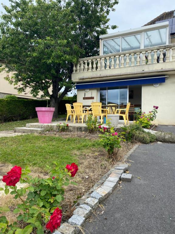 A 1Okm des plages du débarquement, Chez Sabrina, gîte entre mer et campagne, proximité Caen, Bayeux, Arromanches, aéroport Carpiquet - B&B Lantheuil
