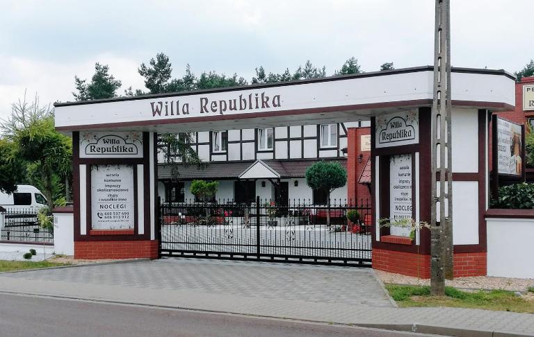Willa Republika - Bed and Breakfast Świętno