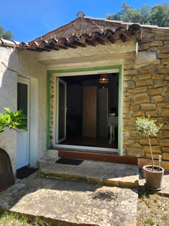 studio complet calme absolu - B&B Le Beausset