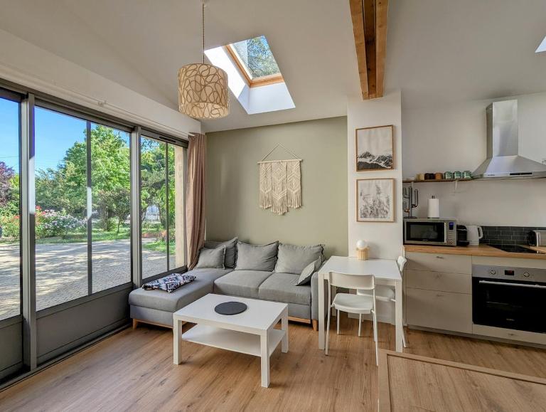 La Petite Roche, dépendance cosy avec sauna - B&B Indret
