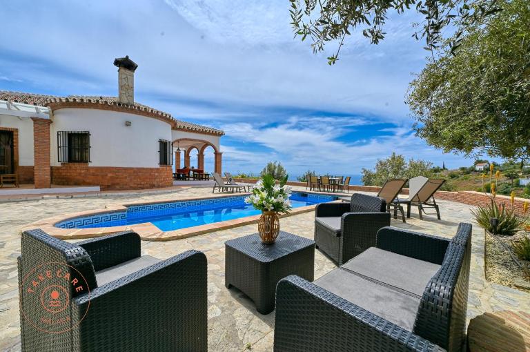 Finca Aurelia in countryside Malaga - TCM - B&B Sayalonga