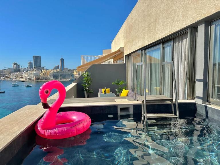 Private Pool Luxury Penthouse - Ferienwohnung Sliema