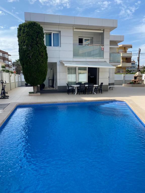 House 50meters from the beach - B&B Cunit
