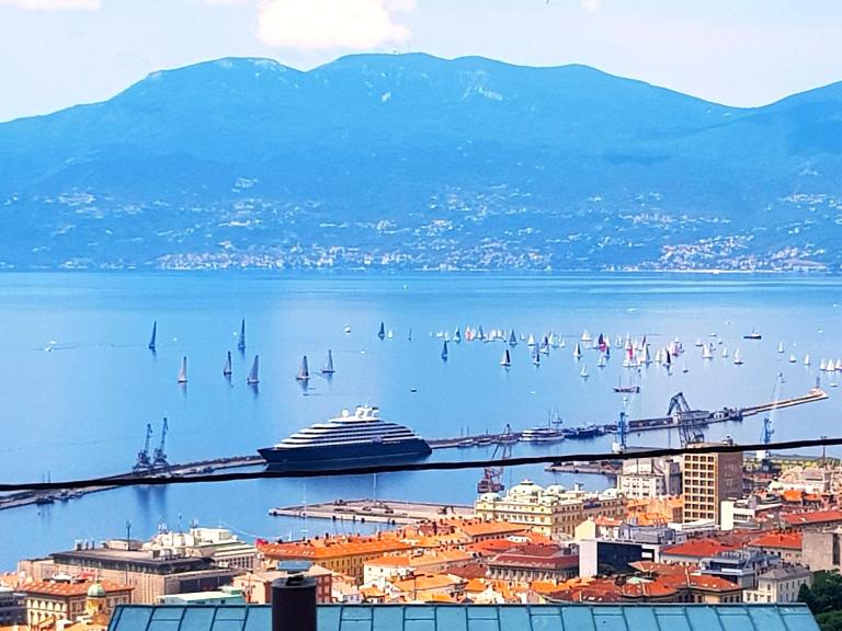The Captain's Apartment with amazing views - B&B Rijeka