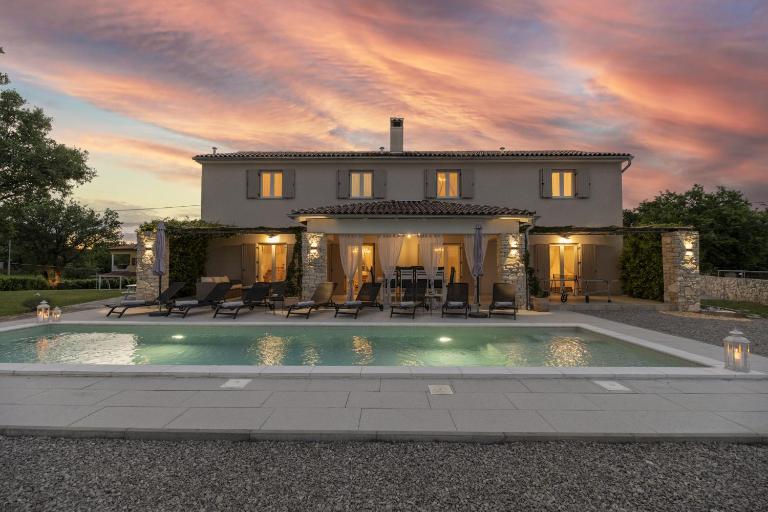 Villa Batelica with large garden, kids playground and private pool - Ferienwohnung Labin