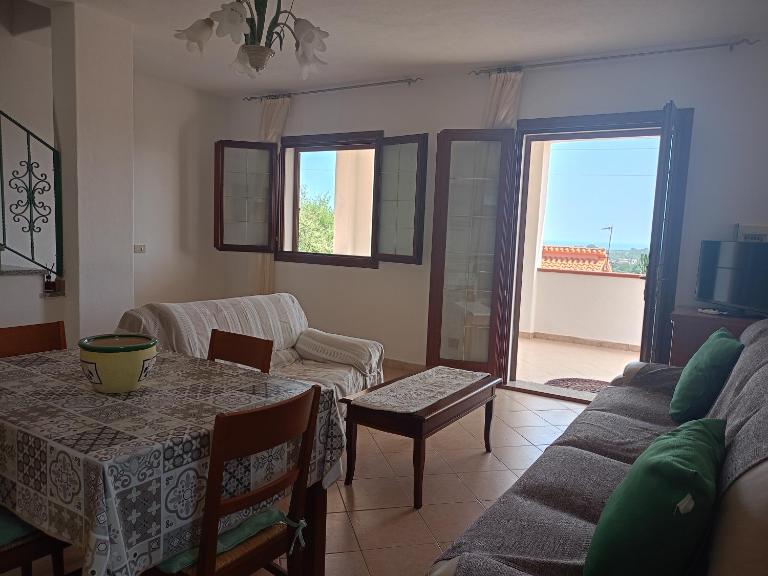 San Teodoro Graziosa casa vacanza con parcheggio privato - Bed and Breakfast San Teodoro
