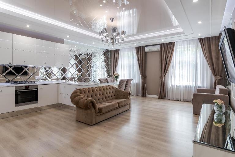 Royal Art-Deco Apartment - Ferienwohnung Lwiw