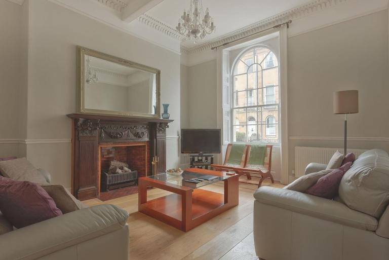 GFF Elegant & Central & Spacious 2 Bed Home with Garden - Bed and Breakfast Bath