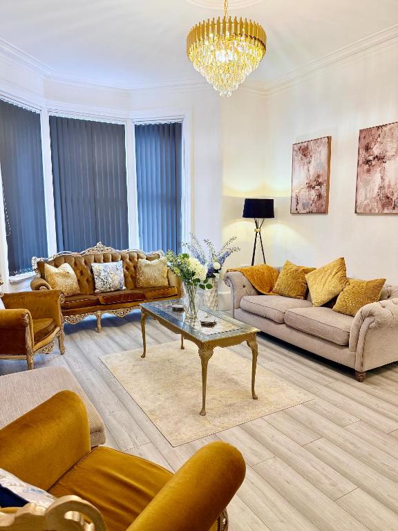 Vance Holiday Home - Bed and Breakfast Blackpool