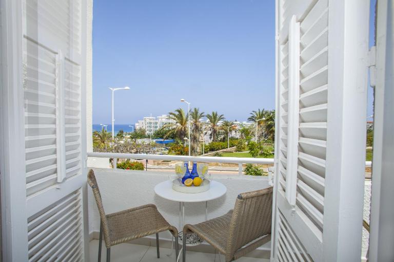 Protaras Central Sunrise - Chambres d'hôtes Protaras