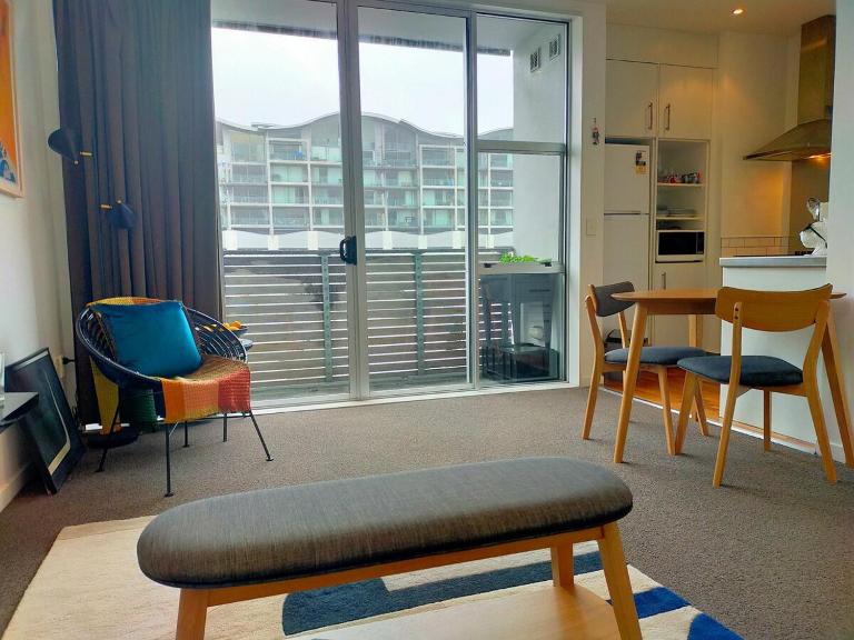 Trendy Sunny Inner city apartment - Bed and Breakfast Wellington
