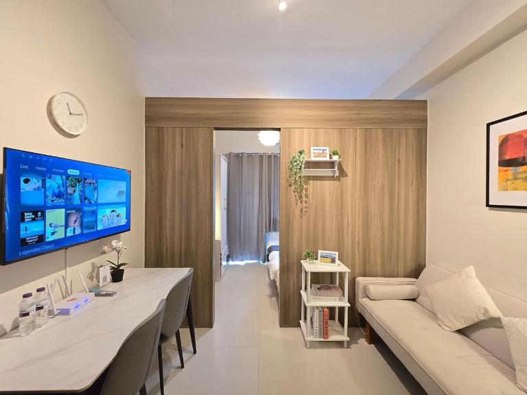 1BR Condotel with Balcony at FAME Residences #FM59-1 - B&B Manila