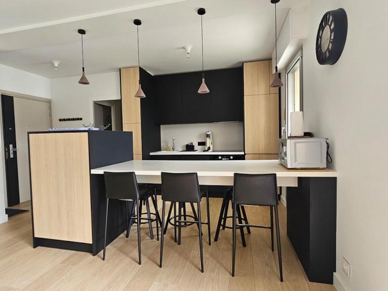 Annecy centre , Vue lac, ascenseur 4 pers - Bed and Breakfast Annecy