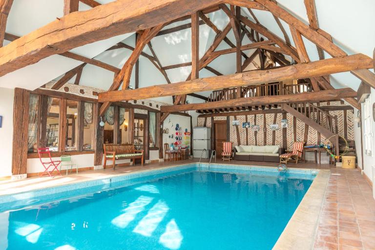 Chambre Villesavin - piscine intérieure - jacuzzi - B&B Tour-en-Sologne