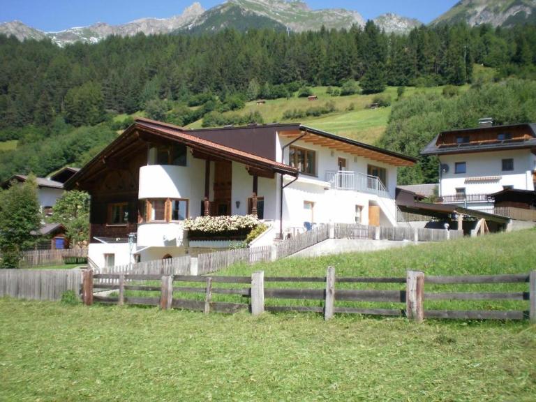 Haus Mattle - B&B Pettneu