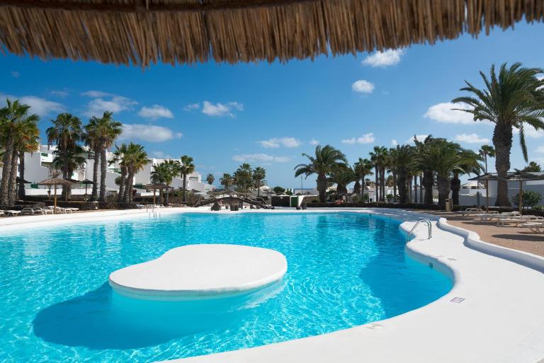 El Balcon del Mar-shared pool, tennis court and sea view - Chambres d'hôtes Costa Teguise