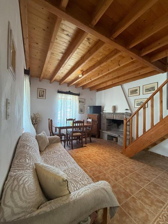 Traditional House - B&B Pámfila