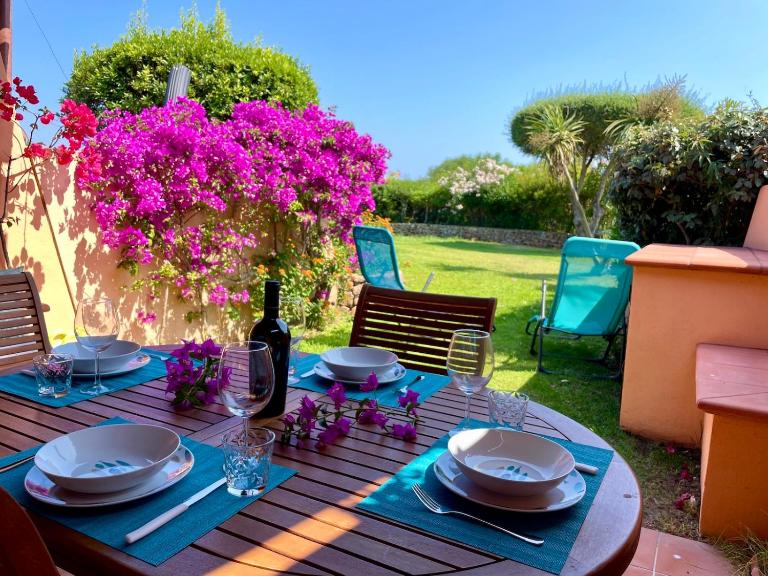 Ampio Monolocale Porto Coda Cavallo - B&B Isola Rossa