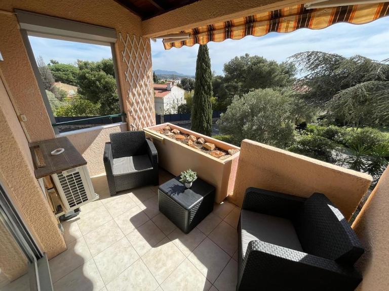 Joli T2 climatisé avec terrasse et piscine, Wifi - Chambres d'hôtes Bandol