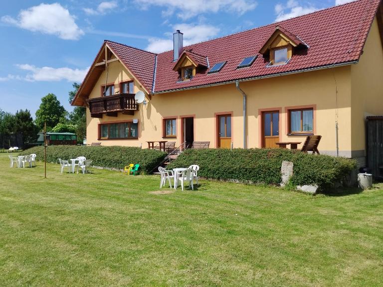 Apartmány U Petra s pláží - Bed and Breakfast Horní Planá