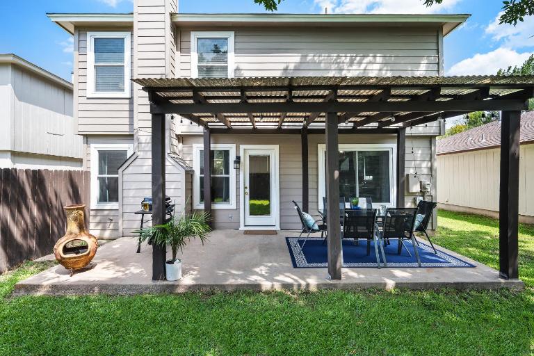 Pflugerville Azure Door Retreat - B&B Pflugerville