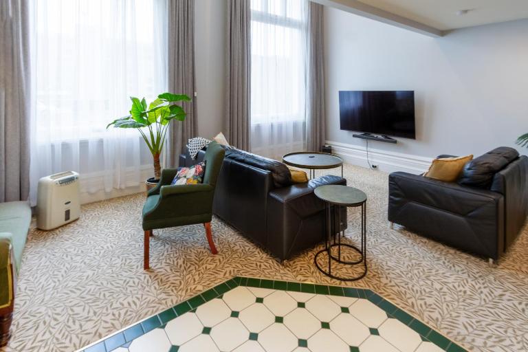 2BR Apartment, OGB, Central, Pool and Parking - B&B Christchurch