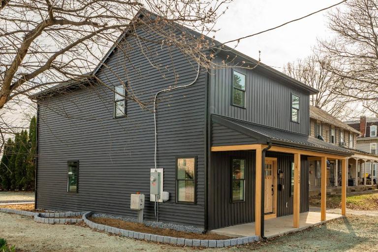 Modern Amish Country Retreat w/ Hot Tub. - B&B Leola