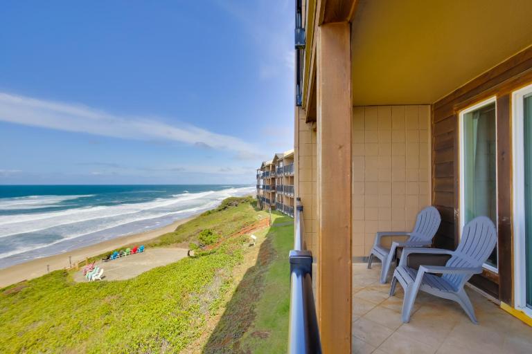 Lincoln City Vacation Rental w/ Pool & Ocean Views - B&B Lincoln City