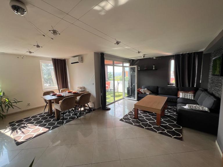 Stylish Stay Prešov, Panoramic View & parking - B&B Prešov