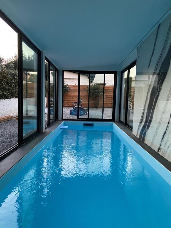 Agréable maison de ville avec une belle terrasse - Chambres d'hôtes Anglet