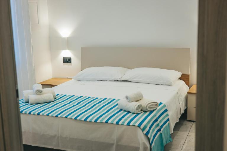Chloe Rooms - B&B Scalea