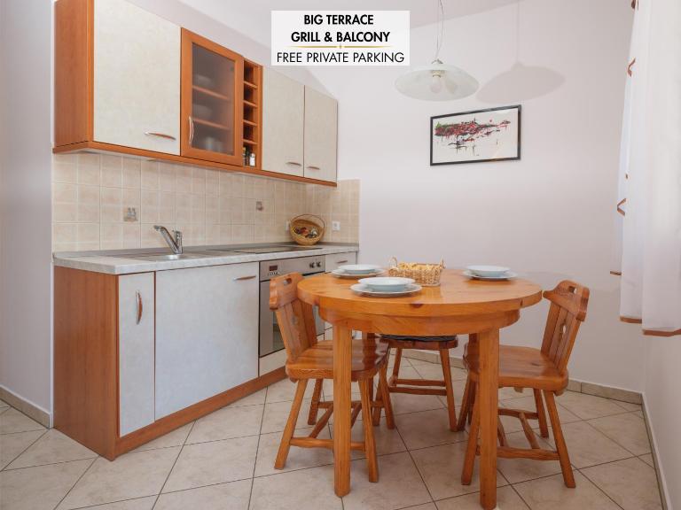 Apartments Šuster - Ferienwohnung Stari Trg ob Kolpi