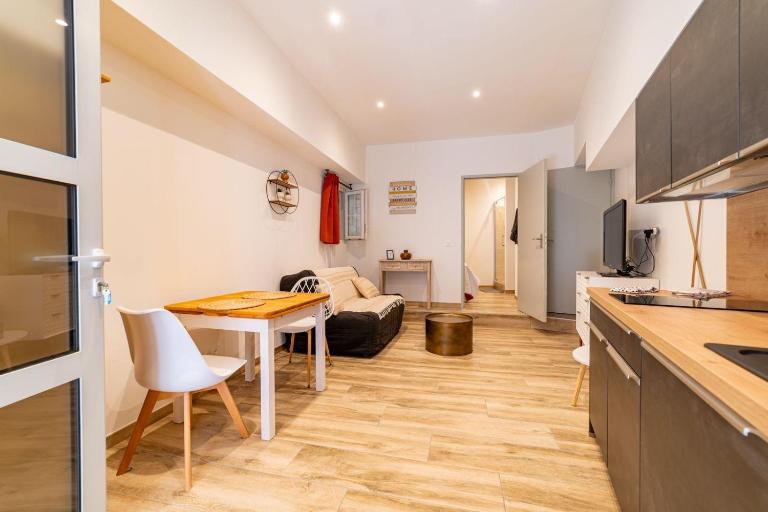 Les appartements du vieux Poussan - B&B Poussan