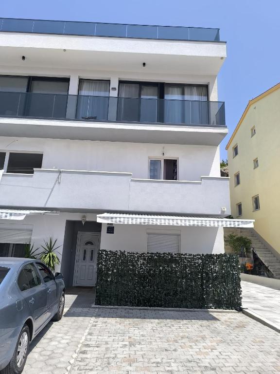 Apartment Ljubičić - B&B Podstrana