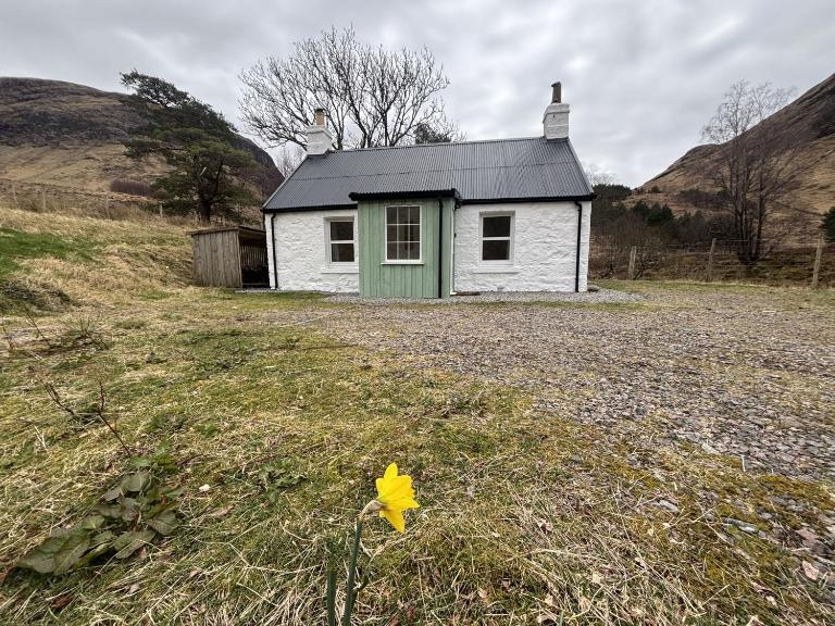 Altchourunn Cottage - B&B Acharra