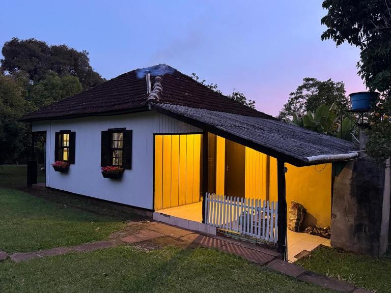 Casa Centenária com 20 min de Gramado - Bed and Breakfast Três Coroas
