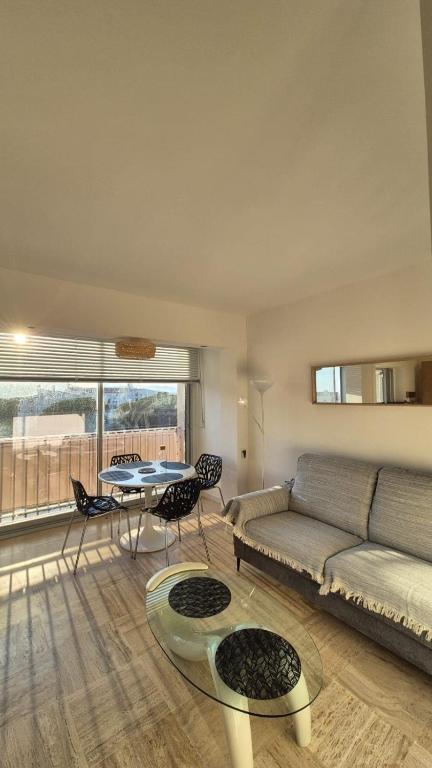 Port de Hyères appartement 4 personnes et parking - B&B Hyères