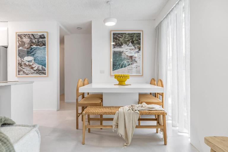 Amalfi on Alex: Seaside 2 Bedroom Retreat - B&B Alexandra Headland