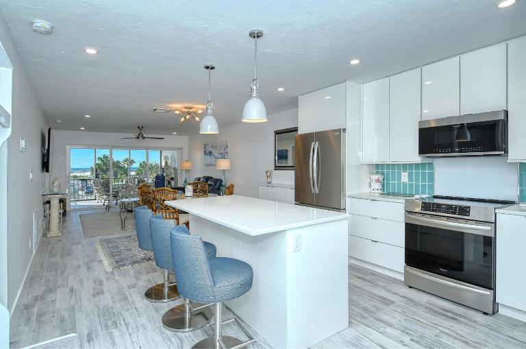 Crescent Royale Condominiums 203 - B&B Siesta Key
