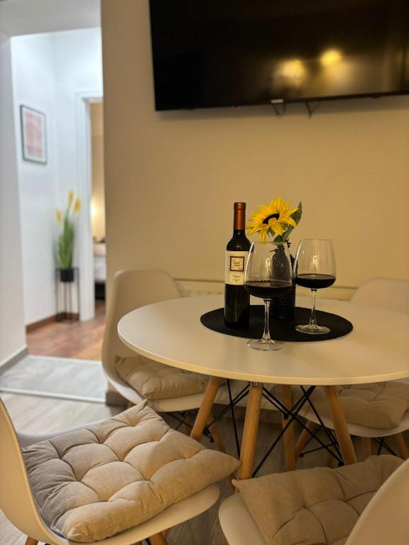 Apartman M - sa dvije spavaće sobe - Bed and Breakfast Karlovac