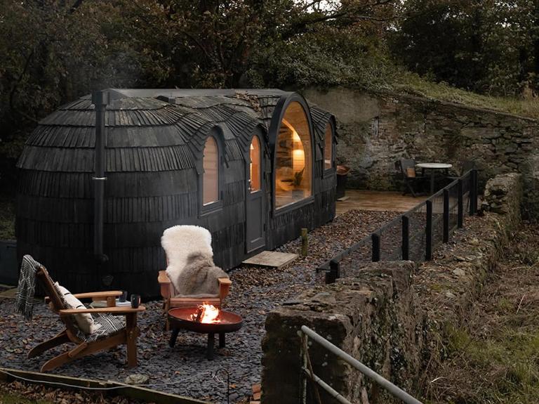 Luxury Eco Cabin with Sea Views - B&B Amlwch
