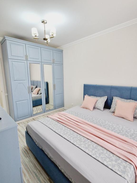 7 мкр, 2х комн квартира около моря - Bed and Breakfast Aqtau