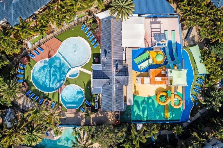 Turtle Beach Getaway - Family Paradise by the Sea - Bed and Breakfast Gold Coast