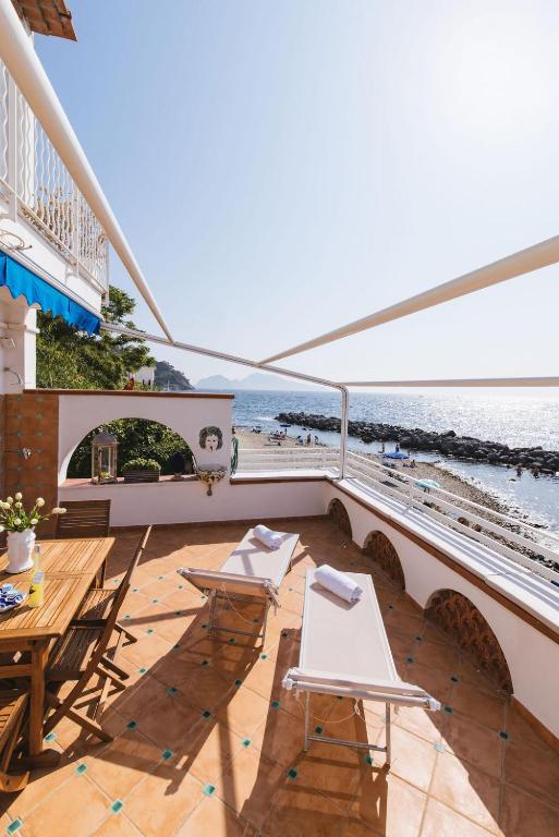Appartamento Fronte Mare con Accesso Spiaggia - B&B Massa Lubrense