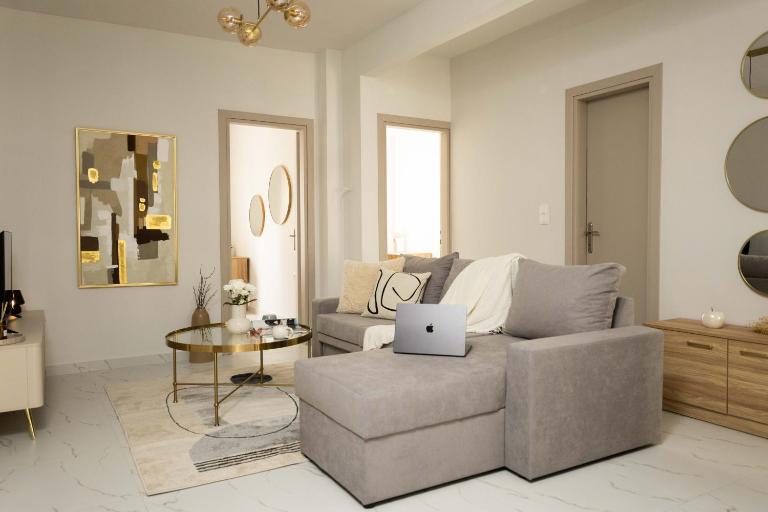 Modern Warmth Designed for Rest & Flow - Chambres d'hôtes Thessalonique