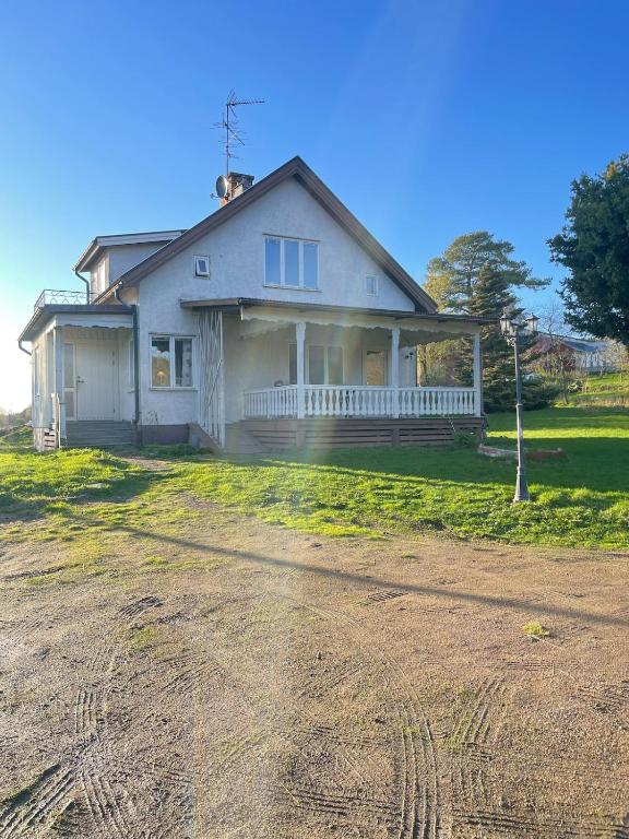 Hus på bondgård - B&B Gunnarskog