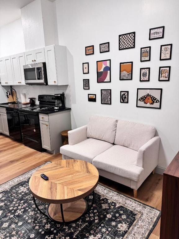 Cozy Stay Near Fishtown - Close to Subway & Center City by Globenest - Ferienwohnung Philadelphia