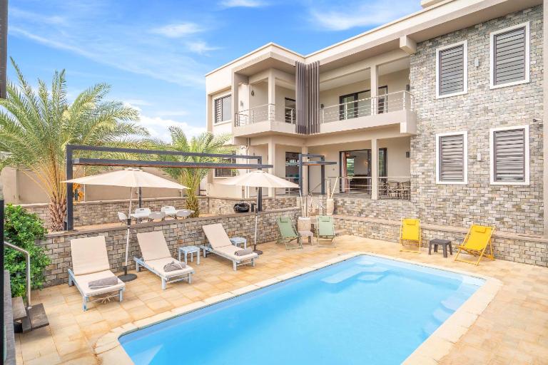 Villa RNJ, familiale et luxueuse - B&B Flic en Flac