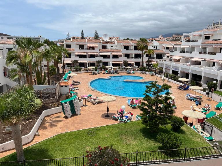 Apart Hotel Lovely 2 bed Apartment 17A3 Victoria Court 1,Los Cristianos, Tenerife - Bed and Breakfast Los Cristianos