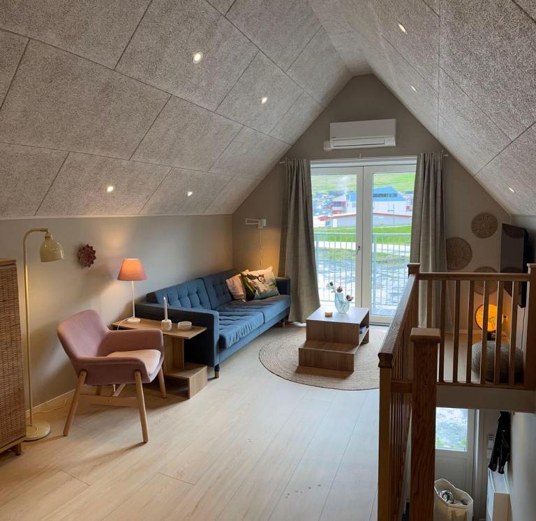 Stylish Faroese Boathouse - B&B Leirvík